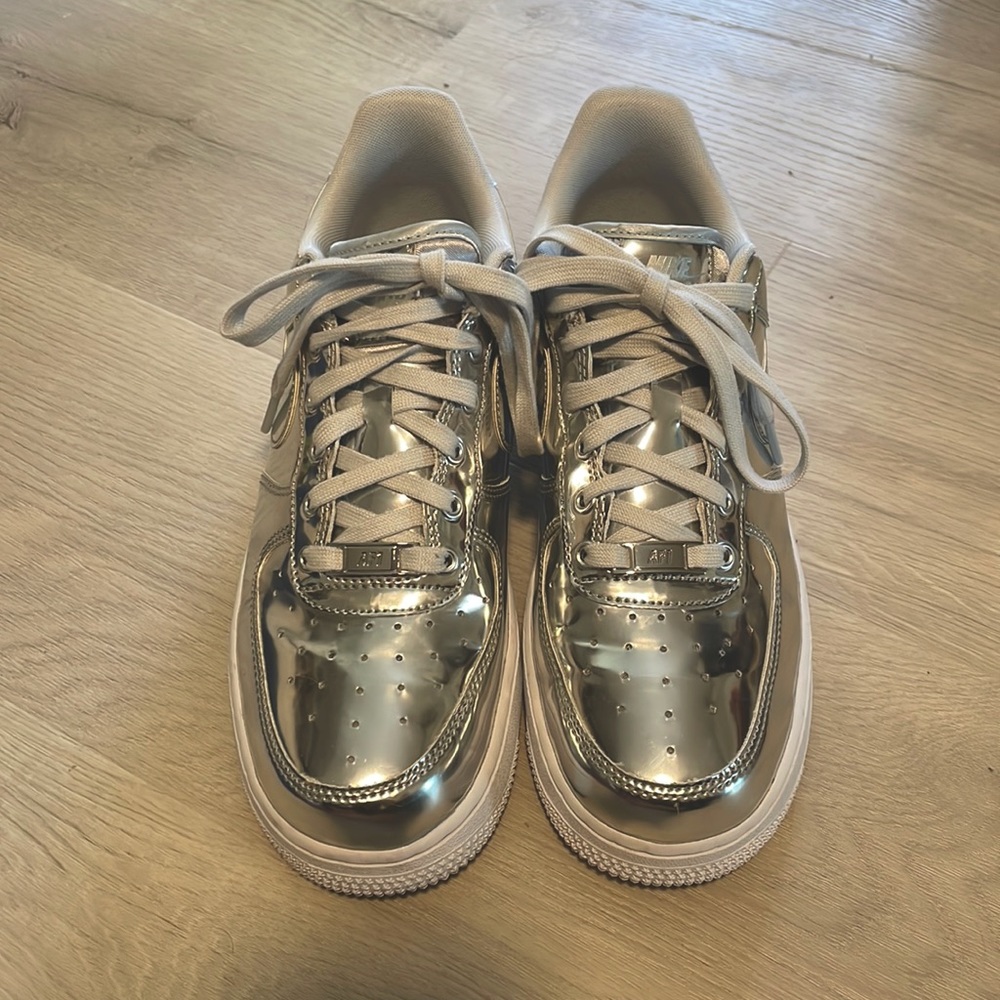 Nike Air Force 1 chrome metallic silver
